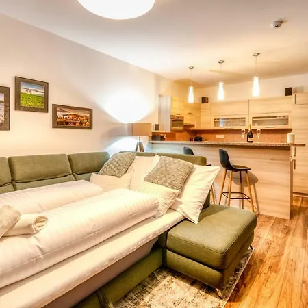 Lio - Free Garage Parking شقة