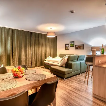 Lio - Free Garage Parking *